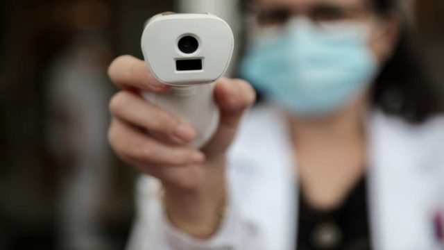 Πιο μεταδοτικός από τη γρίπη: Τι είναι ο ιός RSV που «χτυπά» αυτή την εποχή – Αναλυτικά τα συμπτώματα