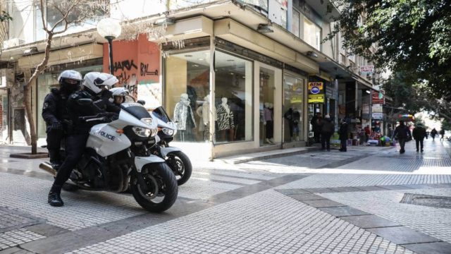 Θρίλερ στην Κηφισιά: Συμμορία λήστευε με μαχαίρια – 16 και 14 ετών δύο από τα μέλη της