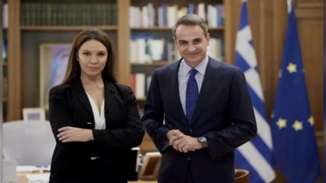 «Στάζει μέλι» η Βάνα Μπάρμπα για Κυριάκο Μητσοτάκη: «Ήταν στενοχωρημένος και προβληματισμένος… Είναι πολλά τα βάρη» (Video)