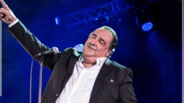 Στο χειρουργείο ο Βασίλης Καρράς – Τι “τρέχει” με την υγεία του