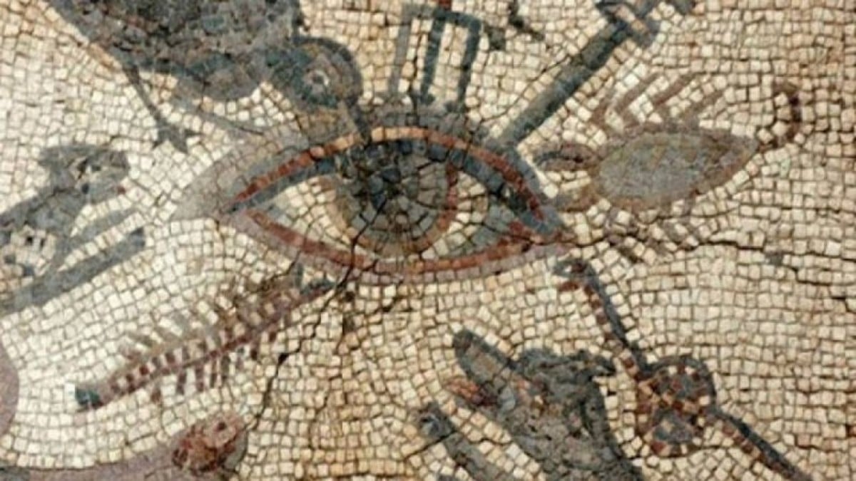 Είχαν τον πιο περίεργο τρόπο να το κάνουν – Έτσι έδιωχνα το «κακό μάτι» οι Αρχαίοι Έλληνες!