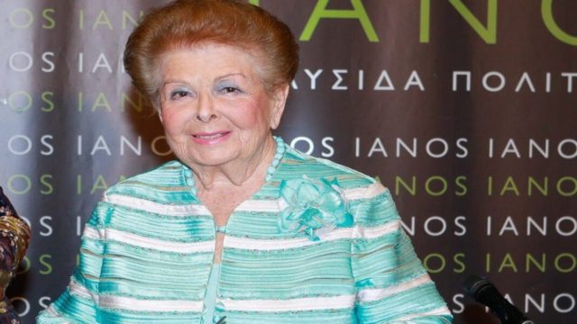 Βέφα Αλεξιάδου: «Η Ρούλα Κορομηλά είναι…μπορεί και παραπάνω» – Τι αποκάλυψε για την παρουσιάστρια η αγαπημένη μαγείρισσα
