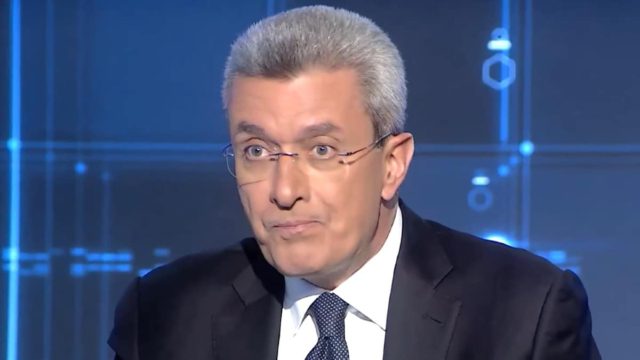 Προβληματισμένος ο Νίκος Χατζηνικολάου – Σε δύσκολη θέση ο δημοσιογράφος