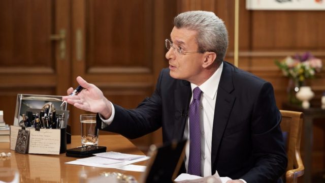 Τηλεφώνημα πασίγνωστου υπουργού στον Χατζηνικολάου μέσα στη νύχτα