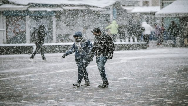 «Ρουκέτα» στον καιρό από τα Μερομήνια – Στην «κατάψυξη» εκ νέου το κέντρο της Αθήνας!