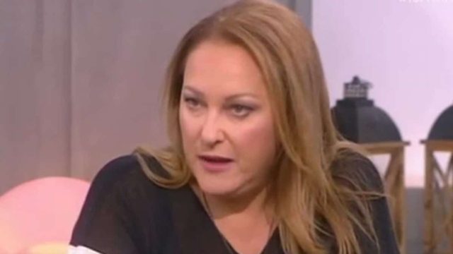 “Καταρριπτική” η Ρένια Λουιζιδου: “Ζοριζόταν πλέον…” – Εξομολογήθηκε την αλήθεια η ηθοποιός