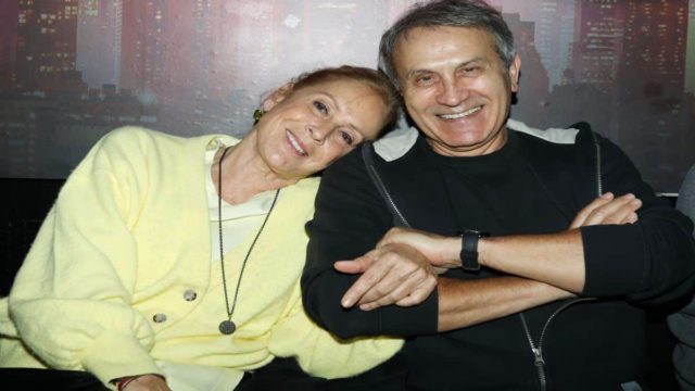 Κόλαφος αποκαλύψεων από τον Γιώργο Νταλάρα – “Θυσιάστηκε για μένα…”
