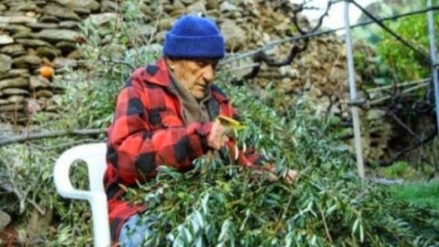 Οι γιατροί έδιναν σε αυτόν τον παππού 9 μήνες και του πρότειναν τη χημειοθεραπεία –  Εκείνος πήγε σ’ αυτό το νησί και έζησε μέχρι τα 102!