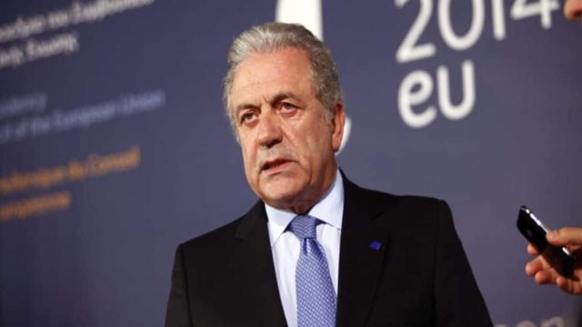 Qatar Gate: Επείγουσα έρευνα της Κομισιόν για τον Δημήτρη Αβραμόπουλο – Τι μεταδίδει το Politico