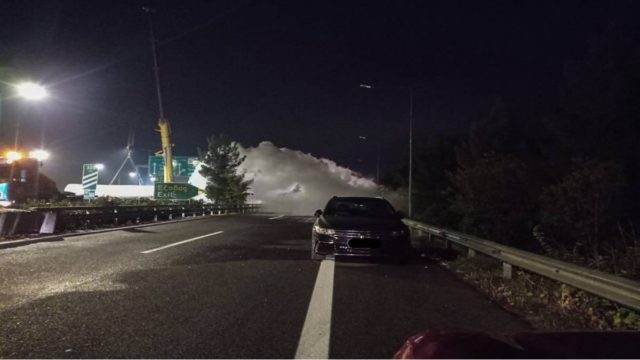 Τροχαίο με φορτηγό στην Αθηνών-Λαμίας: Θρίλερ με φωτιά σε όχημα – Κλειστή η έξοδος Καπανδριτίου