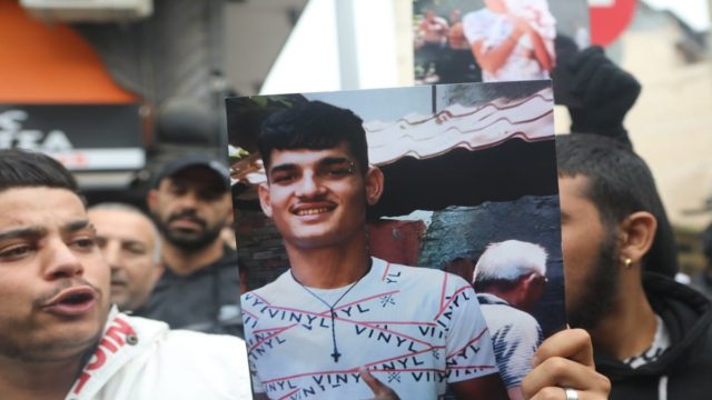 Πυροβολισμός 16χρονου: «Έριξα χαμηλά και τις δύο φορές» – Τι υποστήριξε στην απολογία του ο κατηγορούμενος αστυνομικός (video)