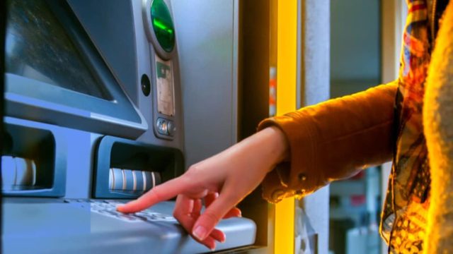 Αν έχετε αυτό το PIN αλλάξτε το τώρα – Σάλος με αυτό που γίνεται στα ATM