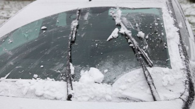 «Ο Τζάμπας ζει»: Πώς θα «αναστήσεις» τους υαλοκαθαριστήρες σου με 0 ευρώ;