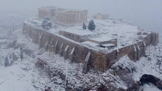 “Χιονοθύελλα” από τα Μερομήνια – Πότε καταφτάνουν οι “λευκές” μέρες το 2023;