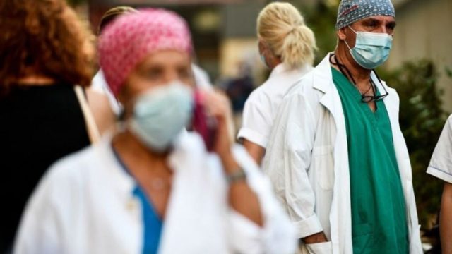 Ανεμβολίαστοι υγειονομικοί: Πως επιστρέφουν στα νοσκομεία; – Που θα υπάρχει απαγορευτικό