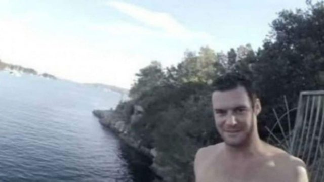 Αυτός ο άνδρας πήρε την κάμερα και κατέγραψε τη βουτιά του! Ωστόσο μέσα στο νερό τον περίμενε ο απόλυτος εφιάλτης!