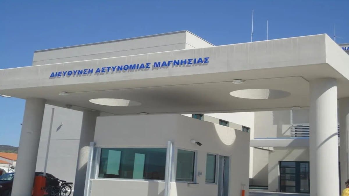 Σοκαριστική καταγγελία μητέρας στο Βόλο: «Σήκωσε τσεκούρι για να μου ανοίξει το κεφάλι, με έσωσε η κόρη μου»