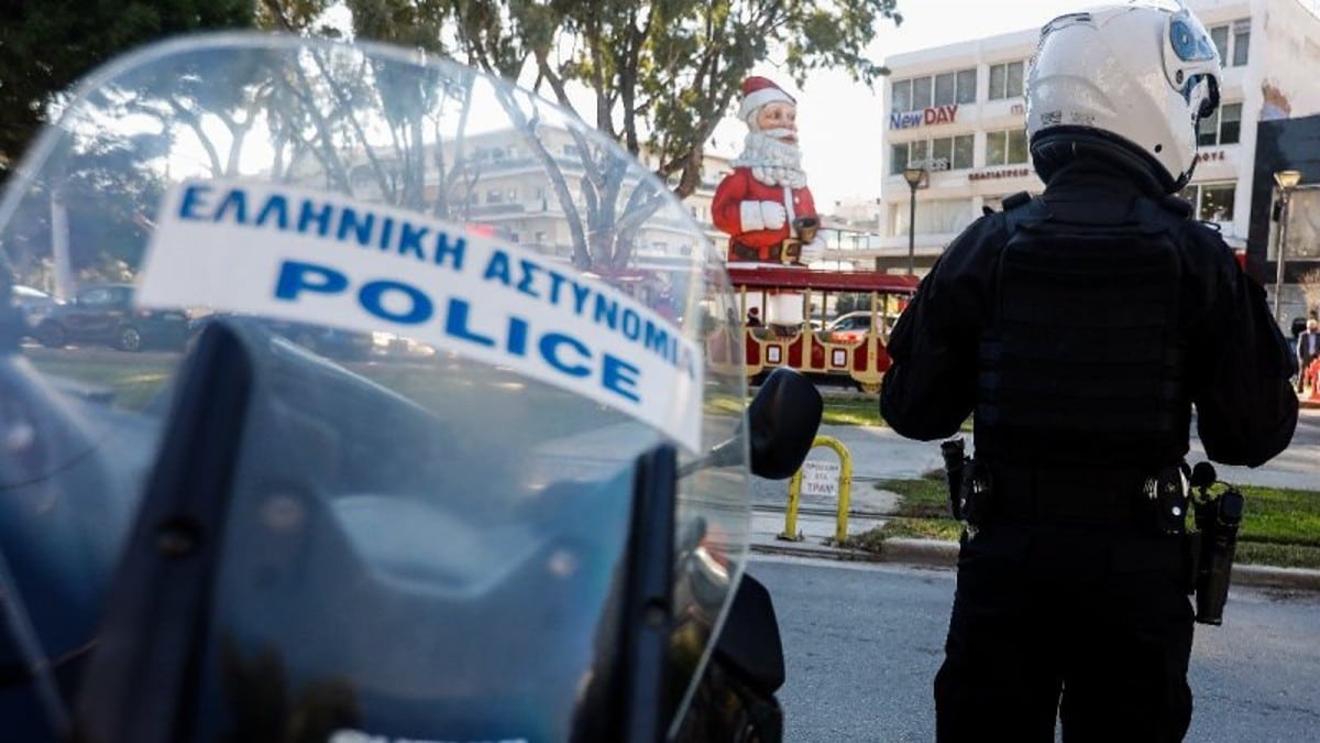 Διάρρηξη με χρυσή “λεία” και κέρδη μαμούθ σε σπίτι επιχειρηματία στην Γλυφάδα