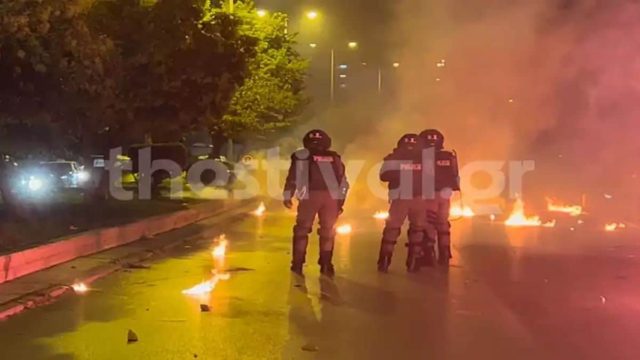 Θεσσαλονίκη: Σοβαρά επεισόδια στην Καμάρα με μολότοφ και χημικά