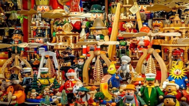 Έρχεται και «καλάθι παιχνιδιών» για τα Χριστούγεννα: Τι θα περιέχει – Πότε θα ξεκινήσει (video)