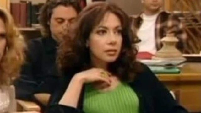Θυμάστε τη Δάφνη από τους «Δύο ξένους»; Πώς είναι και τι κάνει σήμερα η μαθήτρια του Σεργιανόπουλου;