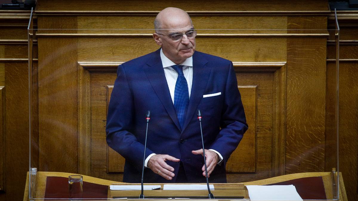 «Βόμβες» Δένδια: Η Τουρκία έχει επιλέξει τον ρόλο του «ταραξία»