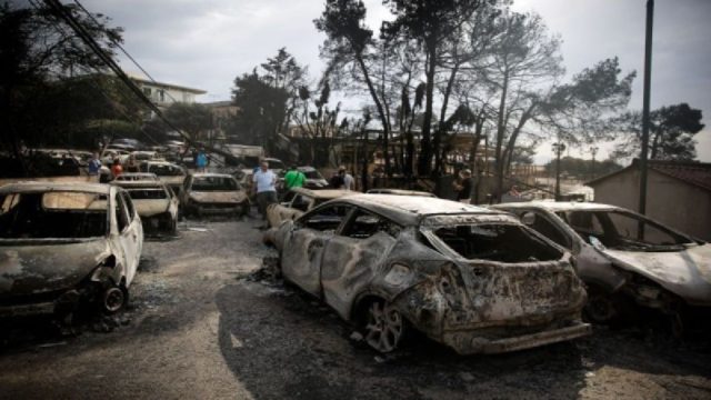 Τραγωδία στο Μάτι: «Φώναζα μαμά παντού, πηγαίναμε στα νοσοκομεία είδα… πτώματα καμένα μήπως η μαμά μου ήταν εκεί» – Ανατριχιάζουν οι νέες καταθέσεις (Video)
