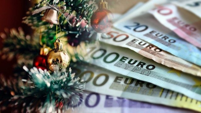 Δώρο Χριστουγέννων 2022: Πότε πληρώνεται στους εργαζόμενους – Ποιοι άνεργοι θα το λάβουν