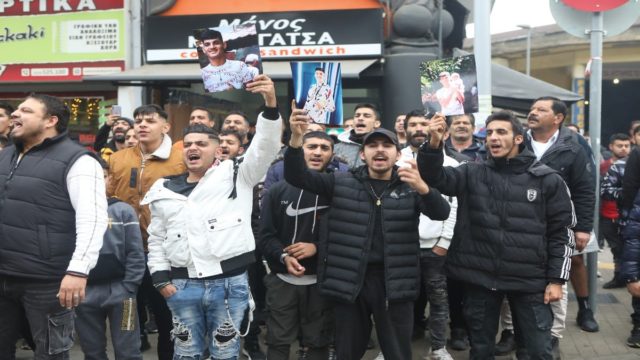 Θεσσαλονίκη: Ελεύθερος ο αστυνομικός που πυροβόλησε και σκότωσε τον 16χρονο Ρόμα – Διαφωνία ανακριτή-εισαγγελέα (Video)