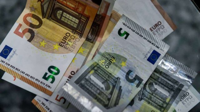 Εκτάκτως στα ΑΤΜ της χώρας – Ποιοι και πότε λαμβάνουν επίδομα 250 ευρώ