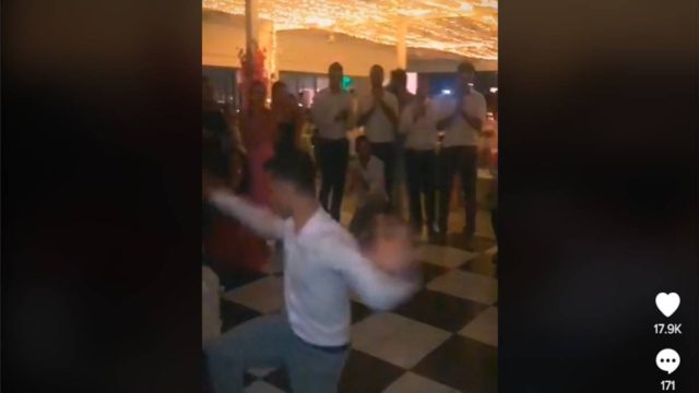 Το συγκλονιστικό ζεϊμπέκικο γαμπρού που έκανε τις γυναίκες να παραληρούν – «Έναν τέτοιο άνδρα θέλω»