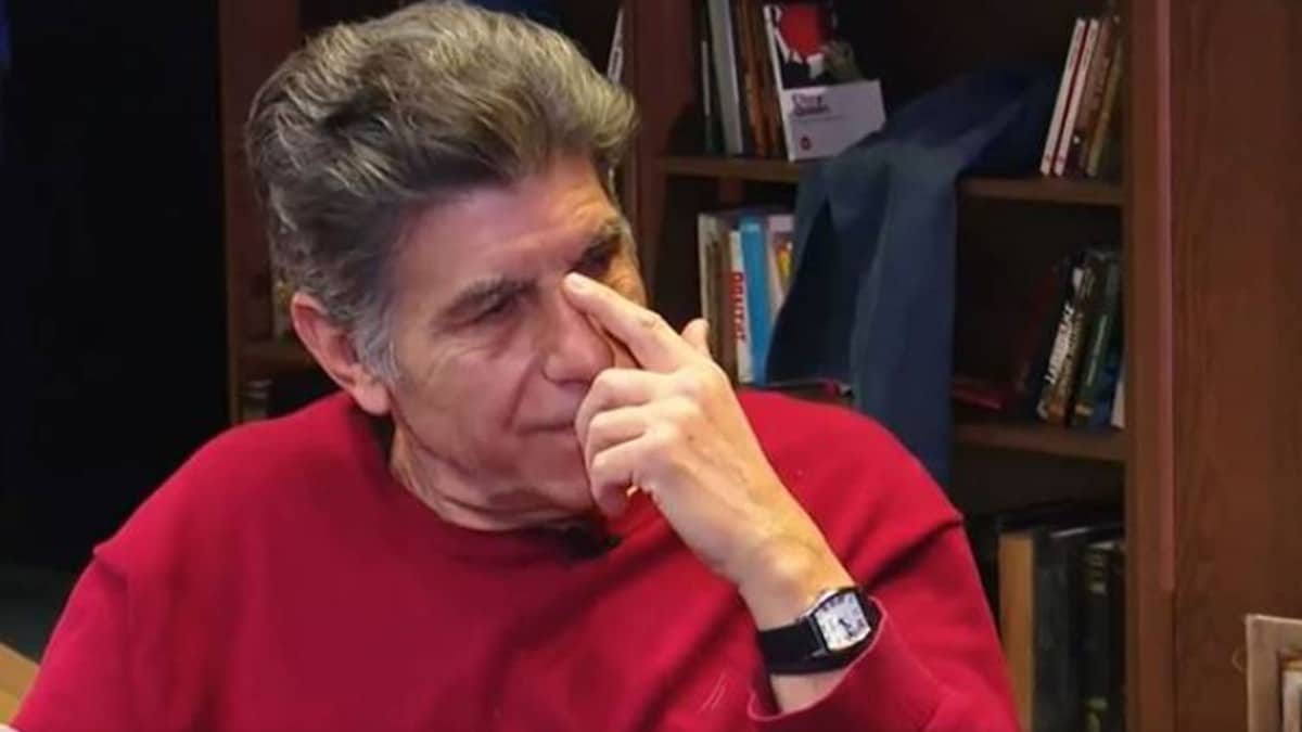 «Βόμβα» Γιάννη Μπέζου για τους γονείς του: «Ήταν δύσκολο, όταν…»