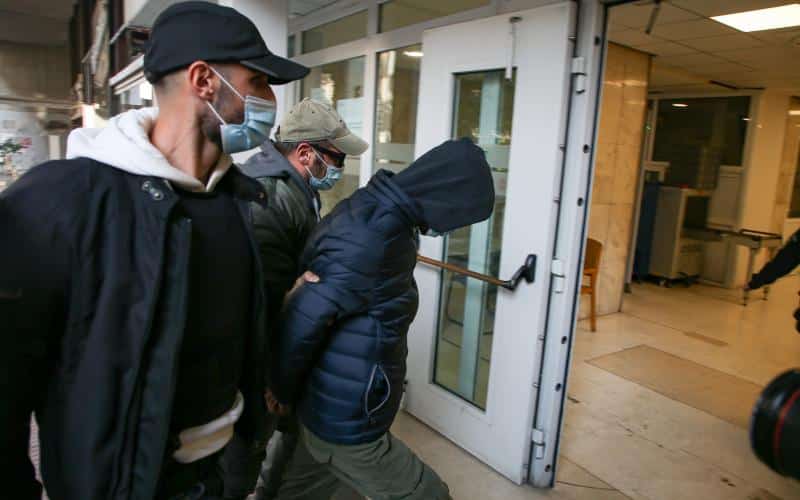 Γυναικοκτονία στον Πειραιά: Ρίξιμο ευθυνών στην άτυχη κοπέλα – Στοιχεία και για προηγούμενες απειλές εναντίον της