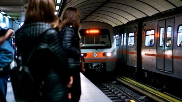 Γιορτές: Πώς θα κινηθούν τα ΜΜΜ τα Χριστούγεννα, την Πρωτοχρονιά και τα Φώτα