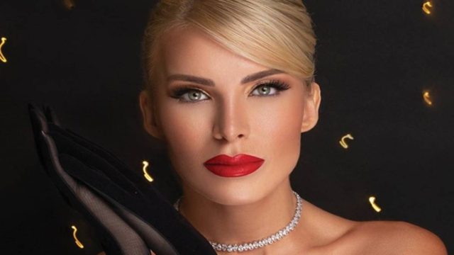 Η Radiant Professional υποδέχεται τα Χριστούγεννα με την πιο γιορτινή καμπάνια “Choose to Sparkle”