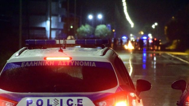 Κλειστή σε δύο σημεία η Εθνική Αθηνών-Κορίνθου – Συγκεντρώσεις Ρομά σε Μέγαρα και Ζευγολατιό