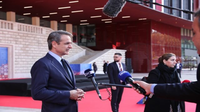 Μήνυμα Μητσοτάκη από την Αλβανία: «Πρόοδος στο θέμα της οριοθέτησης ΑΟΖ με τη γείτονα χώρα» (video)