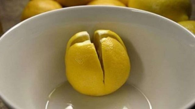 Κόβει ένα λεμόνι στα 4 και το βάζει κάτω από το κρεβάτι της – Δεν φαντάζεστε τι συμβαίνει