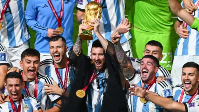 Μουντιάλ 2022: Ο καλύτερος τελικός όλων των εποχών έφερε τον Μέσι στην κορυφή του πλανήτη! (videos)