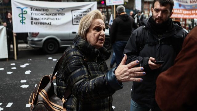 «Ρεβεγιόν χωρίς… φιλιά και αγκαλιές» – Οι υποδείξεις της Ματίνας Παγώνη για την αλλαγή του χρόνου
