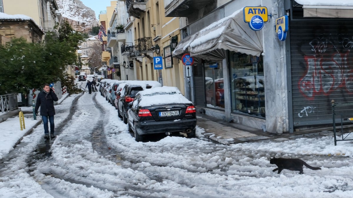 «Κατεβασιά» βαρυχειμωνιάς: Τα Μερομήνια μίλησαν – Φτάνουν τα πρώτα χιόνια στην Αθήνα!