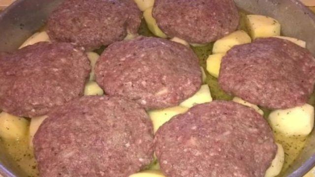 Φτιάχνετε τα μπιφτέκια σας με λευκό ψωμί; Μην το κάνετε ξανά!
