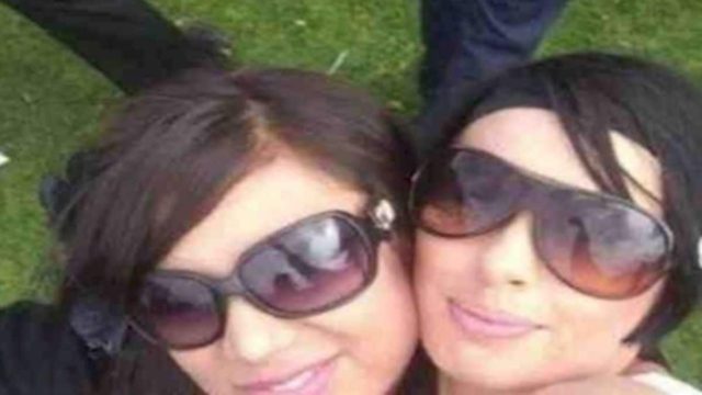 Πάγωσε και η νύφη: Δύο γυναίκες έβγαλαν μια selfie σε έναν γάμο… Δεν παρατήρησαν τι άρρωστο γινόταν δίπλα τους