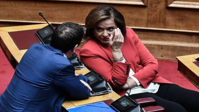 Σε απόγνωση η Ντόρα Μπακογιάννη: «Ο μεγαλύτερος μου φόβος είναι…»