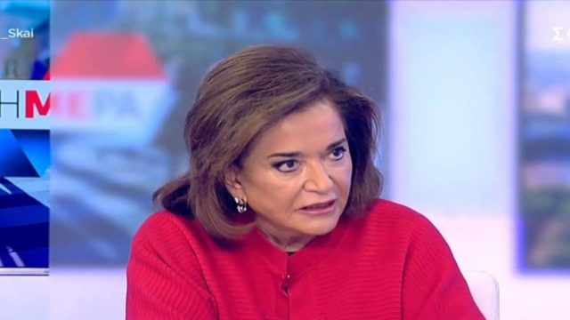 «Δηλητηριώδη βέλη» από την Ντόρα Μπακογιάννη: «Ασχολιόντουσαν με το τι φοράω όταν…»