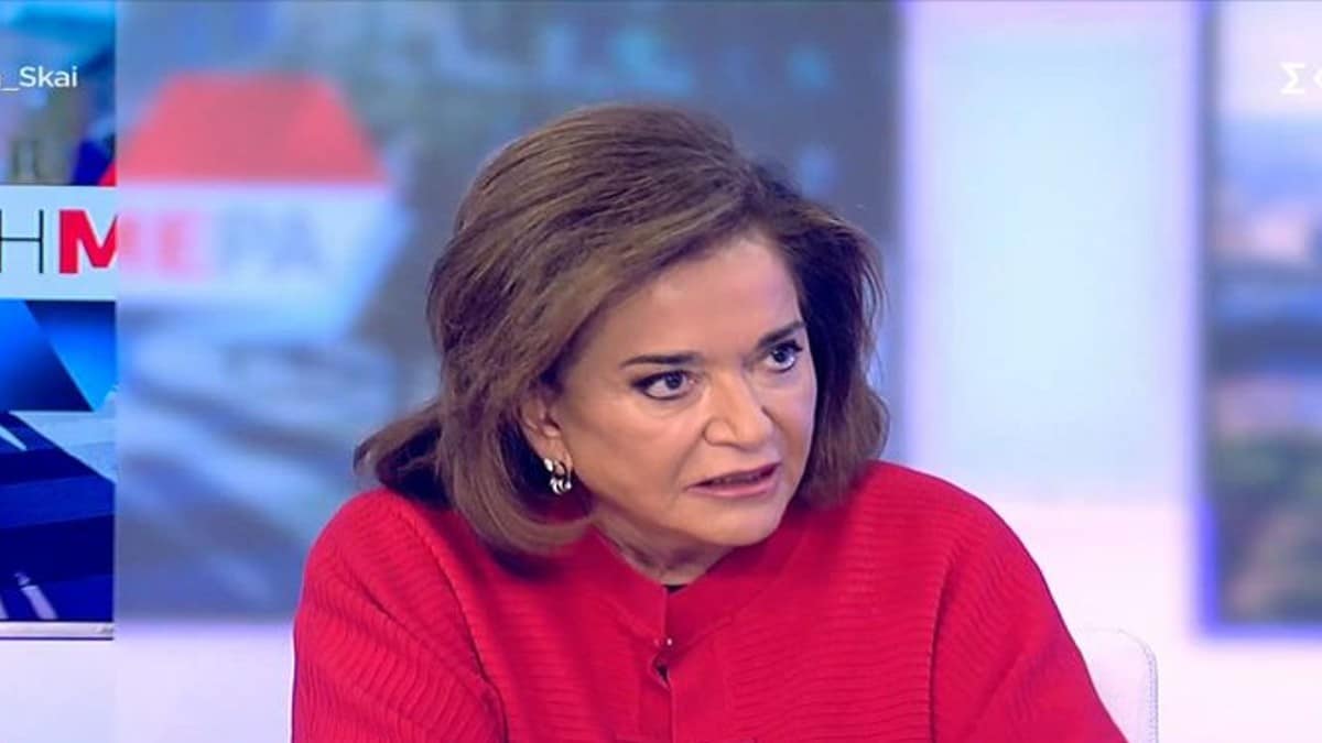 «Δηλητηριώδη βέλη» από την Ντόρα Μπακογιάννη: «Ασχολιόντουσαν με το τι φοράω όταν…»