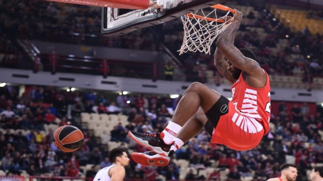 Euroleague: Ρεσιτάλ Ολυμπιακού στο παρκέ του ΣΕΦ – «Έστησε» πάρτι κόντρα στη Βίρτους (photos)