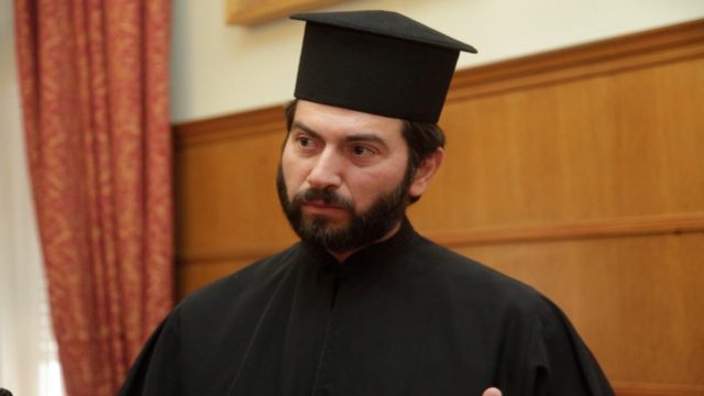 Κιβωτός του Κόσμου: Απομακρύνουν τον πατέρα Αντώνιο – Συμπληρωματική κατάθεση από τον 19χρονο (video)