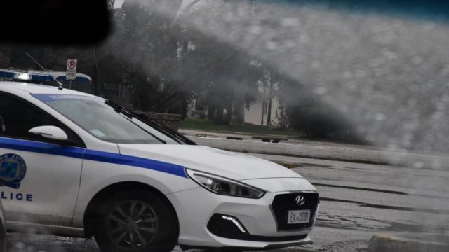 Θρίλερ με 16χρονο στο Φάληρο: Κάλεσε το 112 και έπειτα αυτοπυροβολήθηκε – Νοσηλεύεται σε κρίσιμη κατάσταση