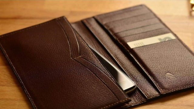 Μετά από 26 χρόνια βρήκε το πορτοφόλι του – Αυτό που ανακάλυψε τον άφησε έκπληκτο